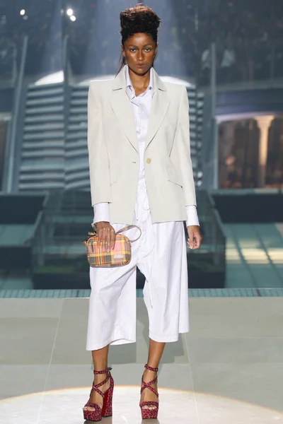 Look 9